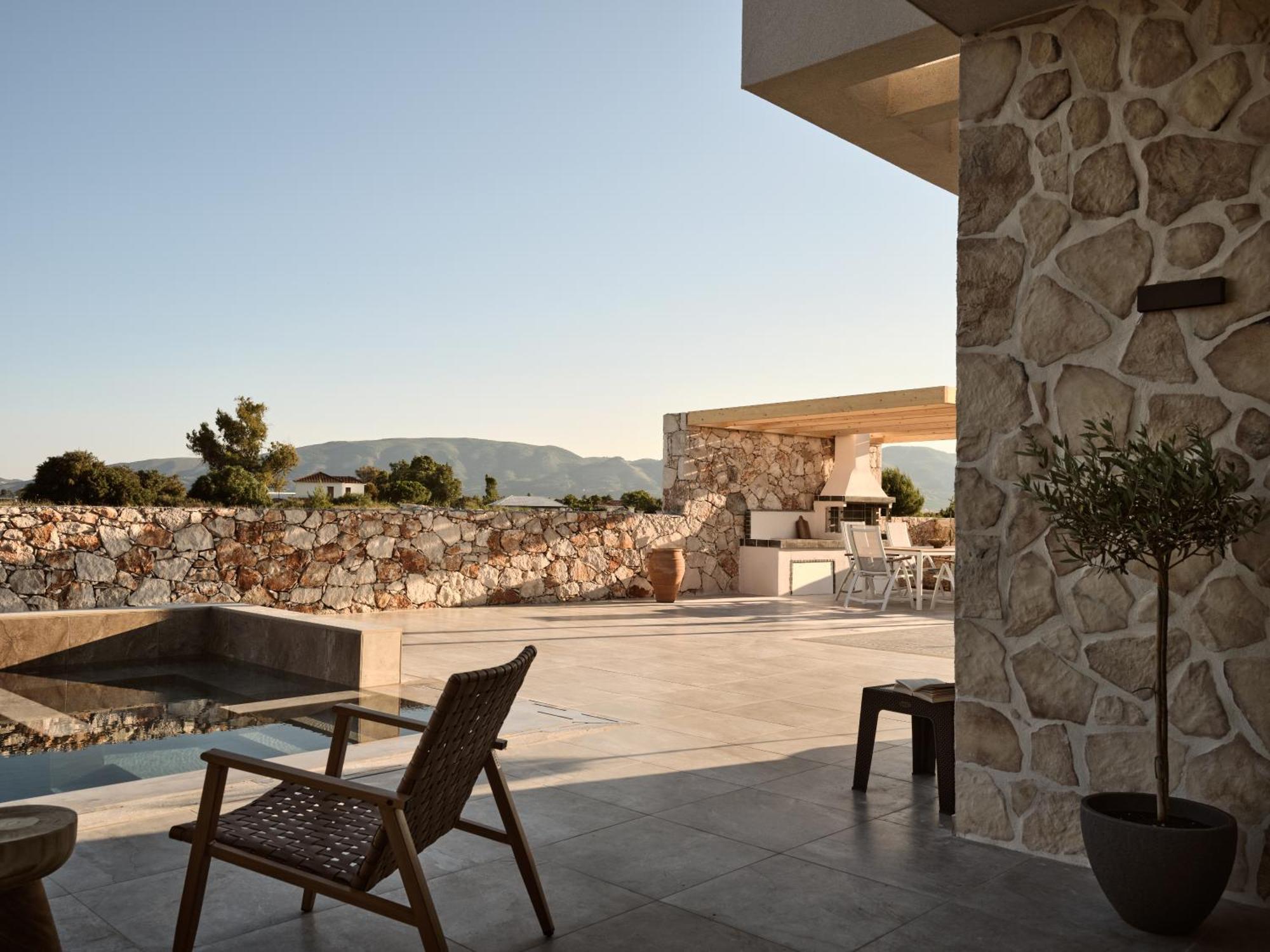 Onore Villa, Featuring Heated Pool, By Thinkvilla Gaitani